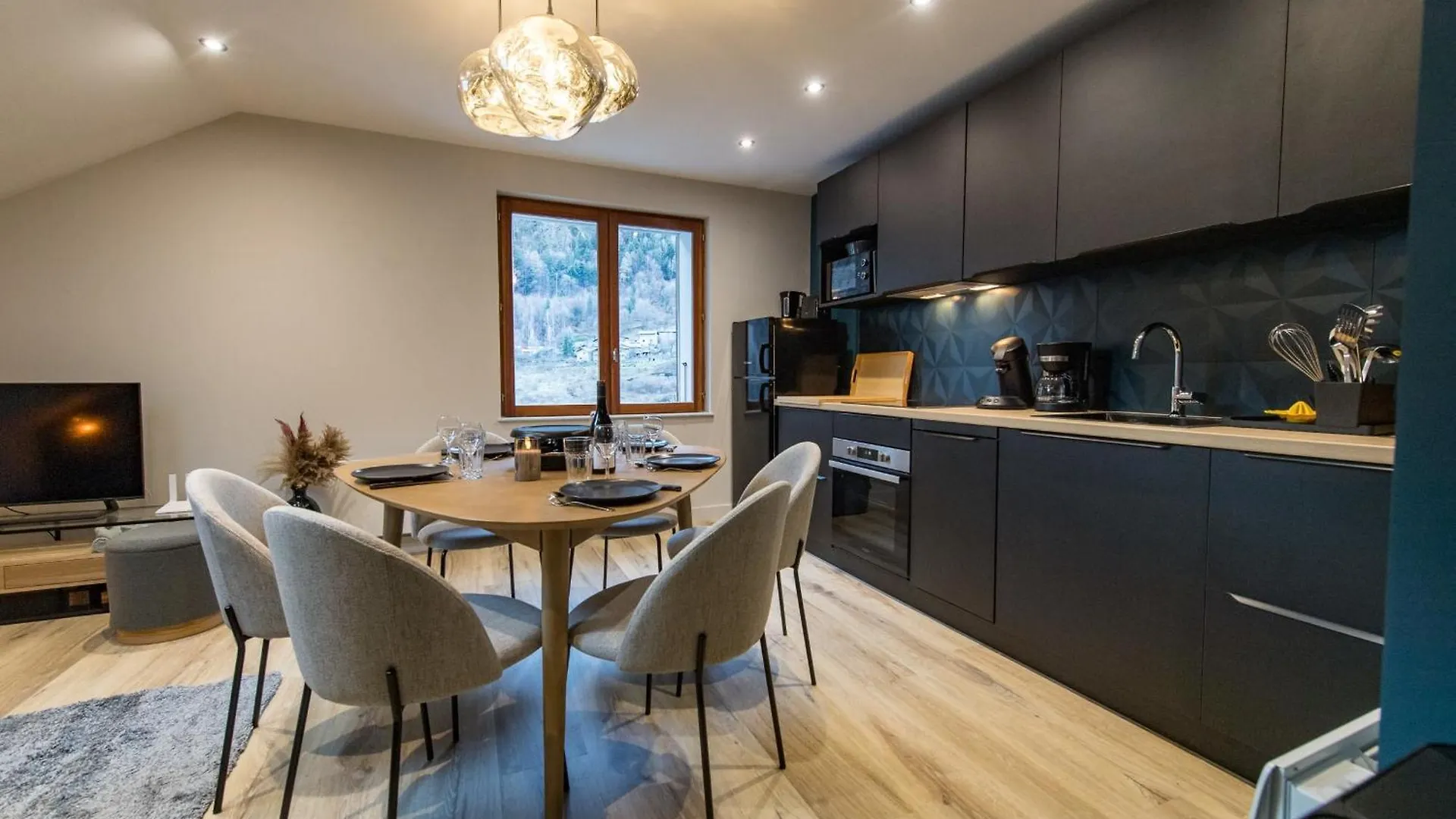 Holiday home 4-6 People In Orelle Direct To Val Thorens France